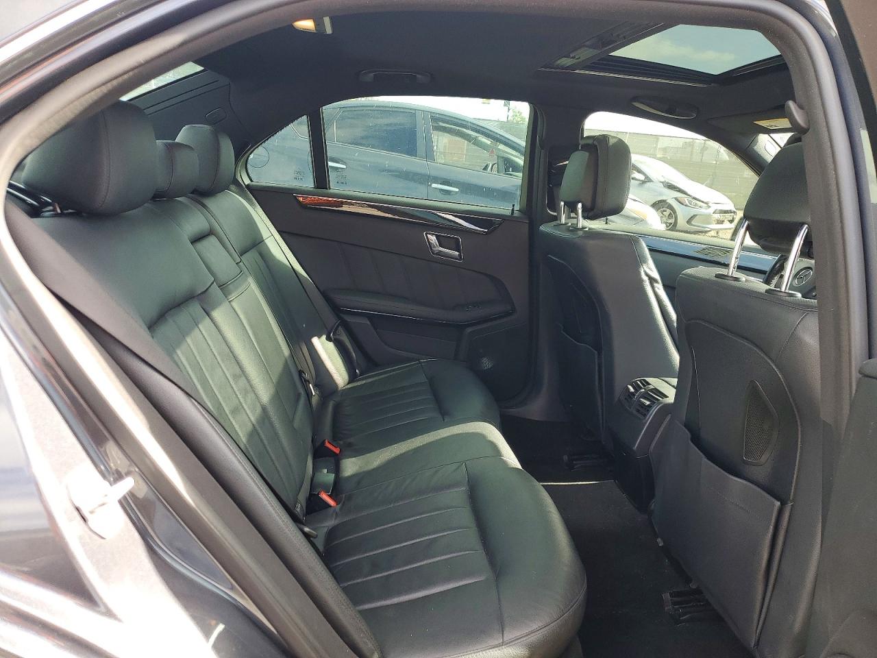 2010 MERCEDES-BENZ E 550 photo 10