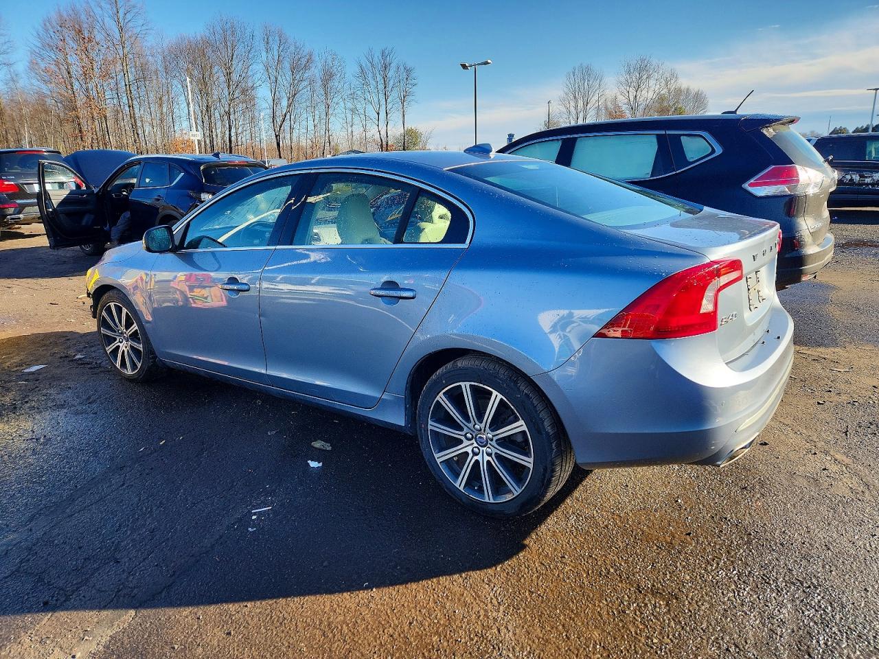 2017 VOLVO S60 PREMIER photo 2