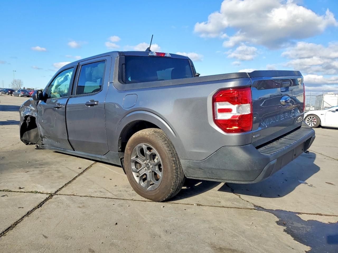 2024 FORD MAVERICK XLT photo 2