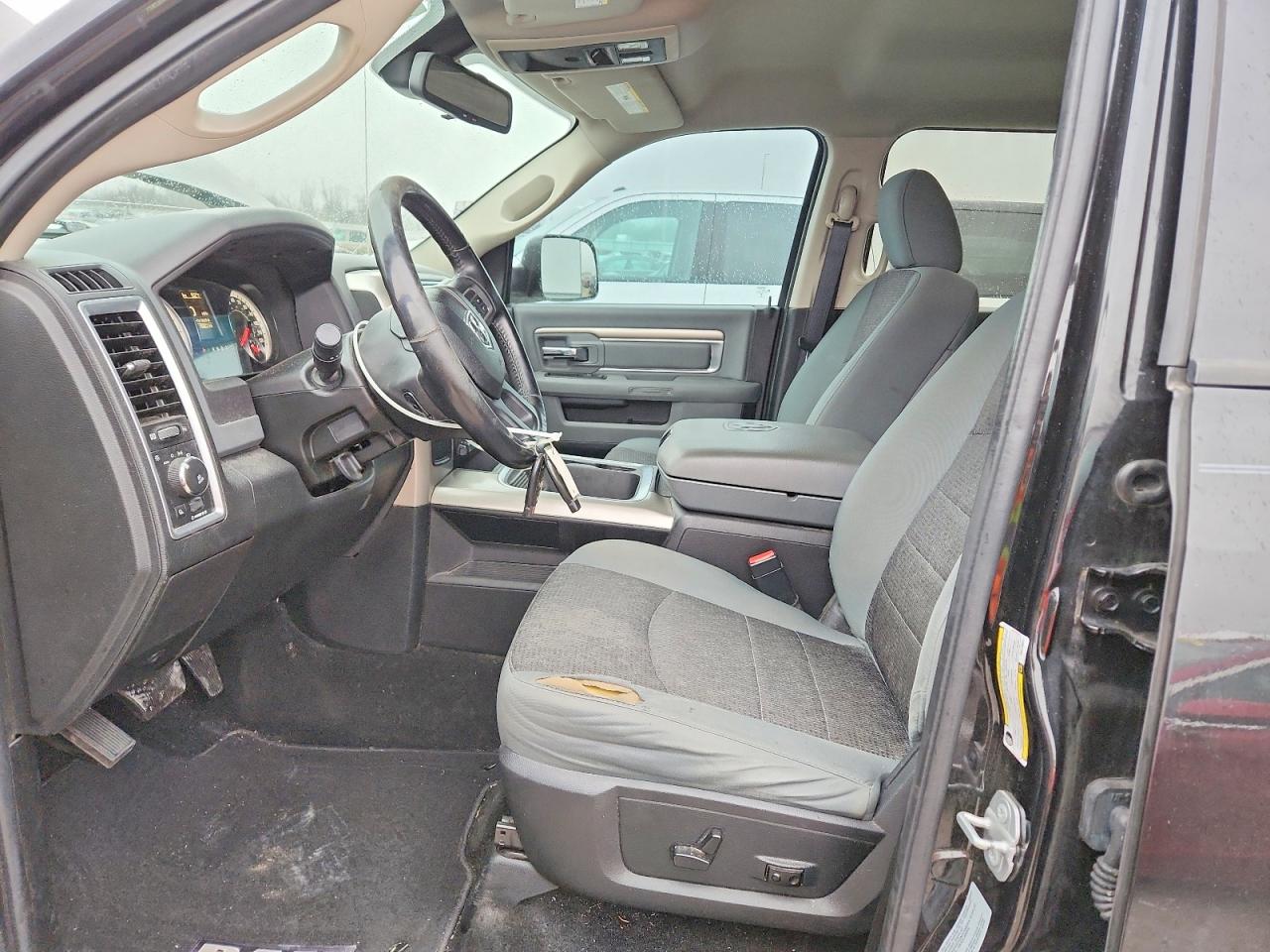 2016 RAM 2500 SLT photo 7