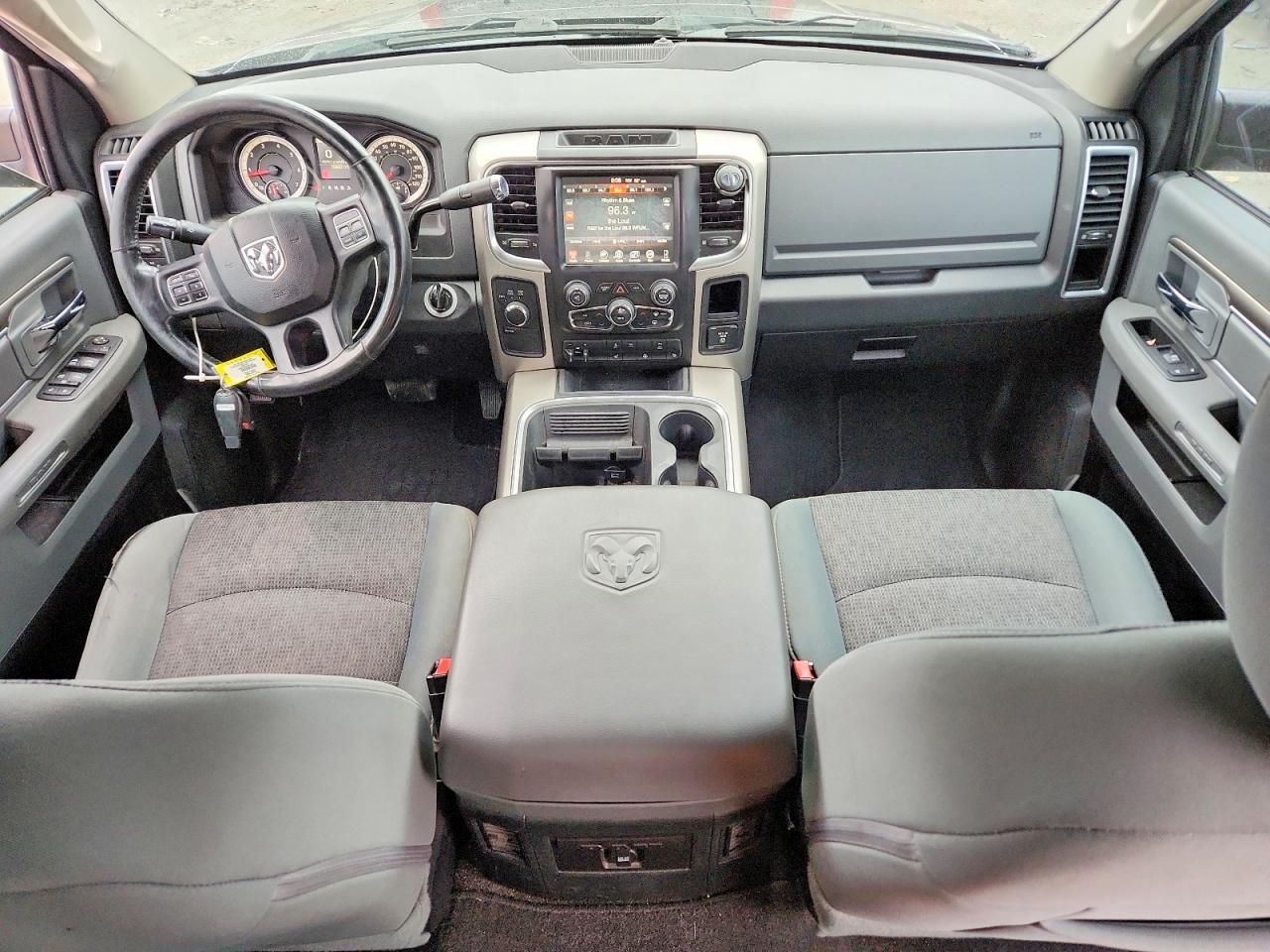 2016 RAM 2500 SLT photo 8