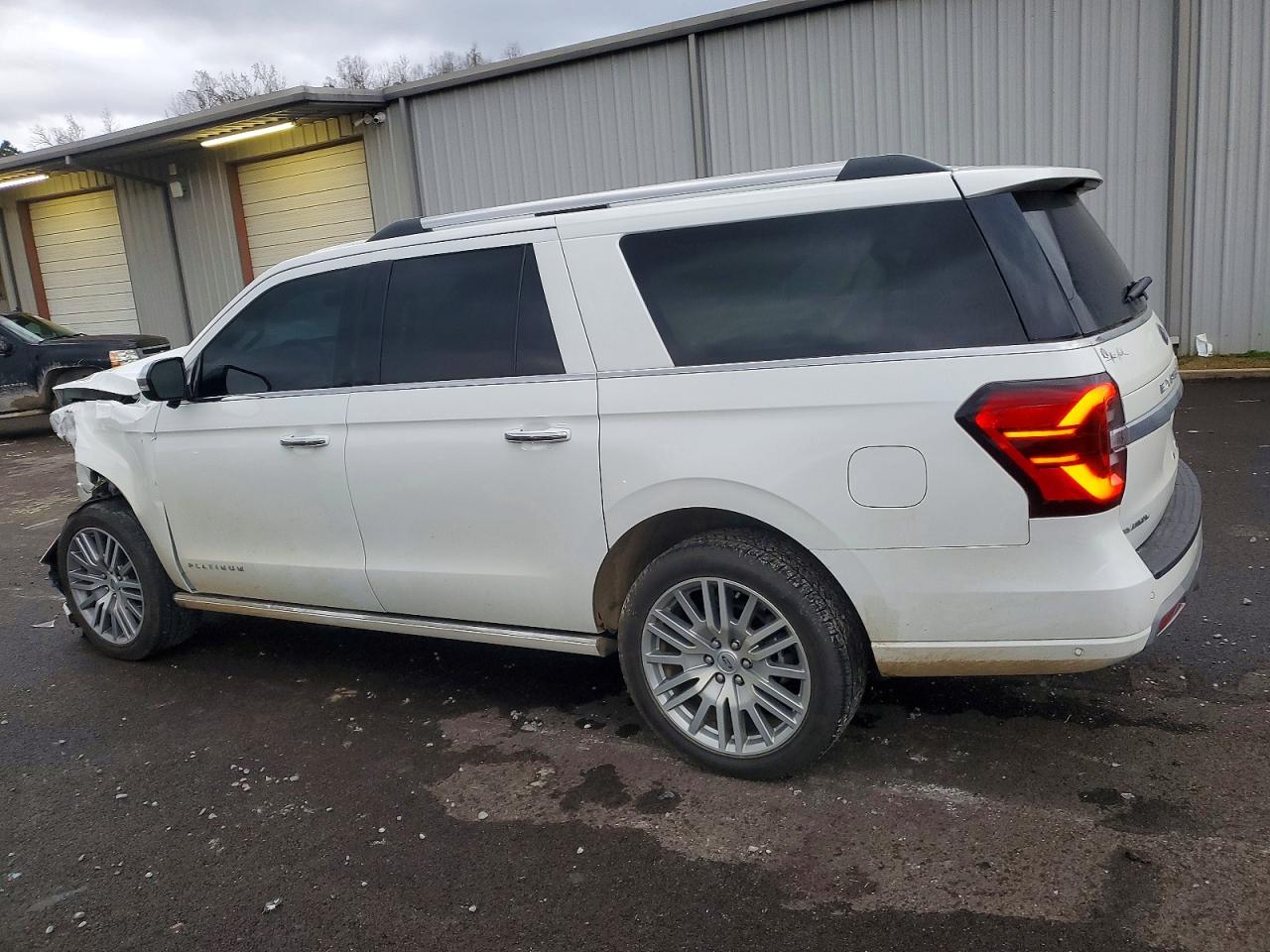 2024 FORD EXPEDITION MAX PLATINUM photo 2