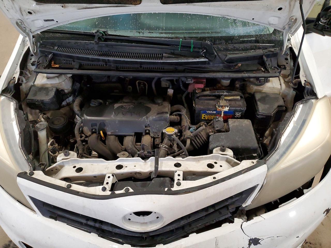 2013 TOYOTA YARIS photo 12