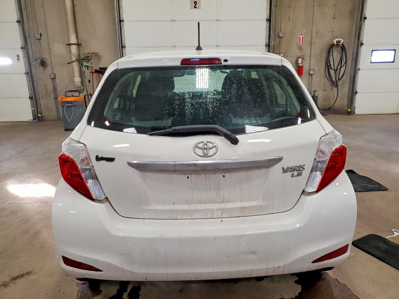 2013 TOYOTA YARIS photo 6