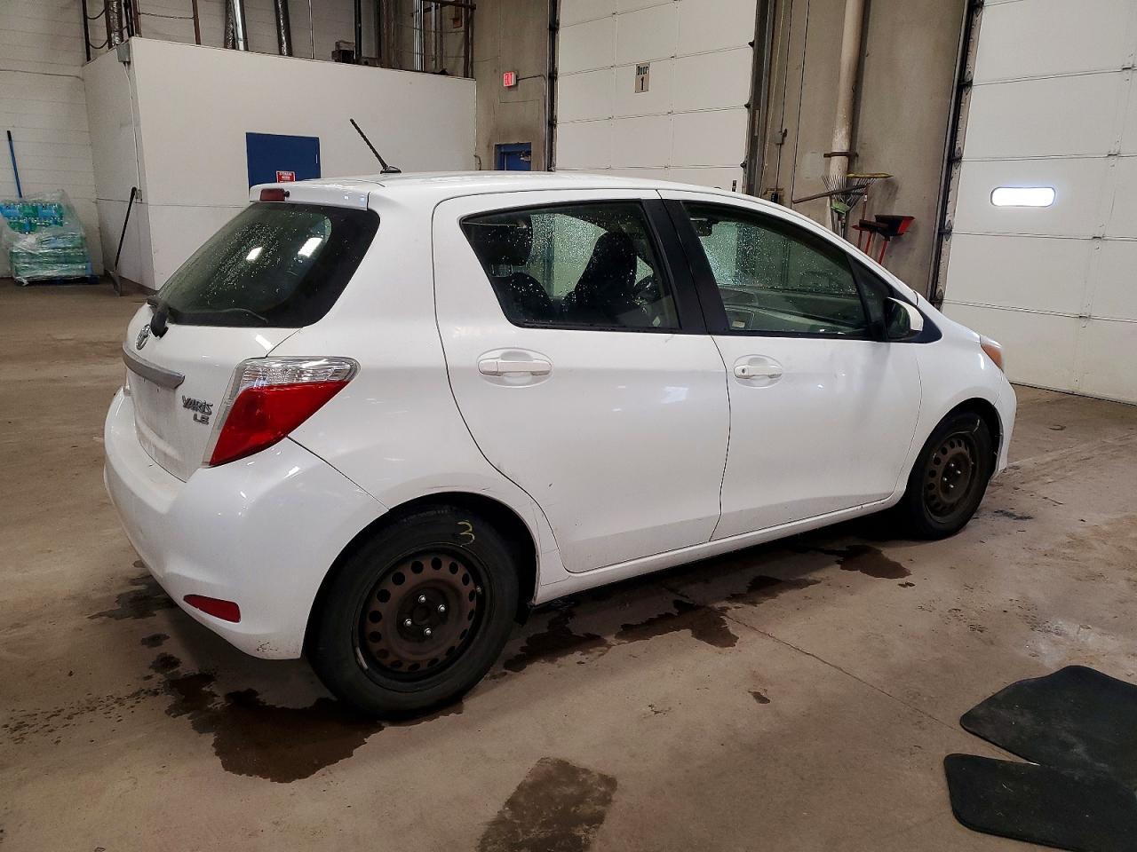 2013 TOYOTA YARIS photo 3