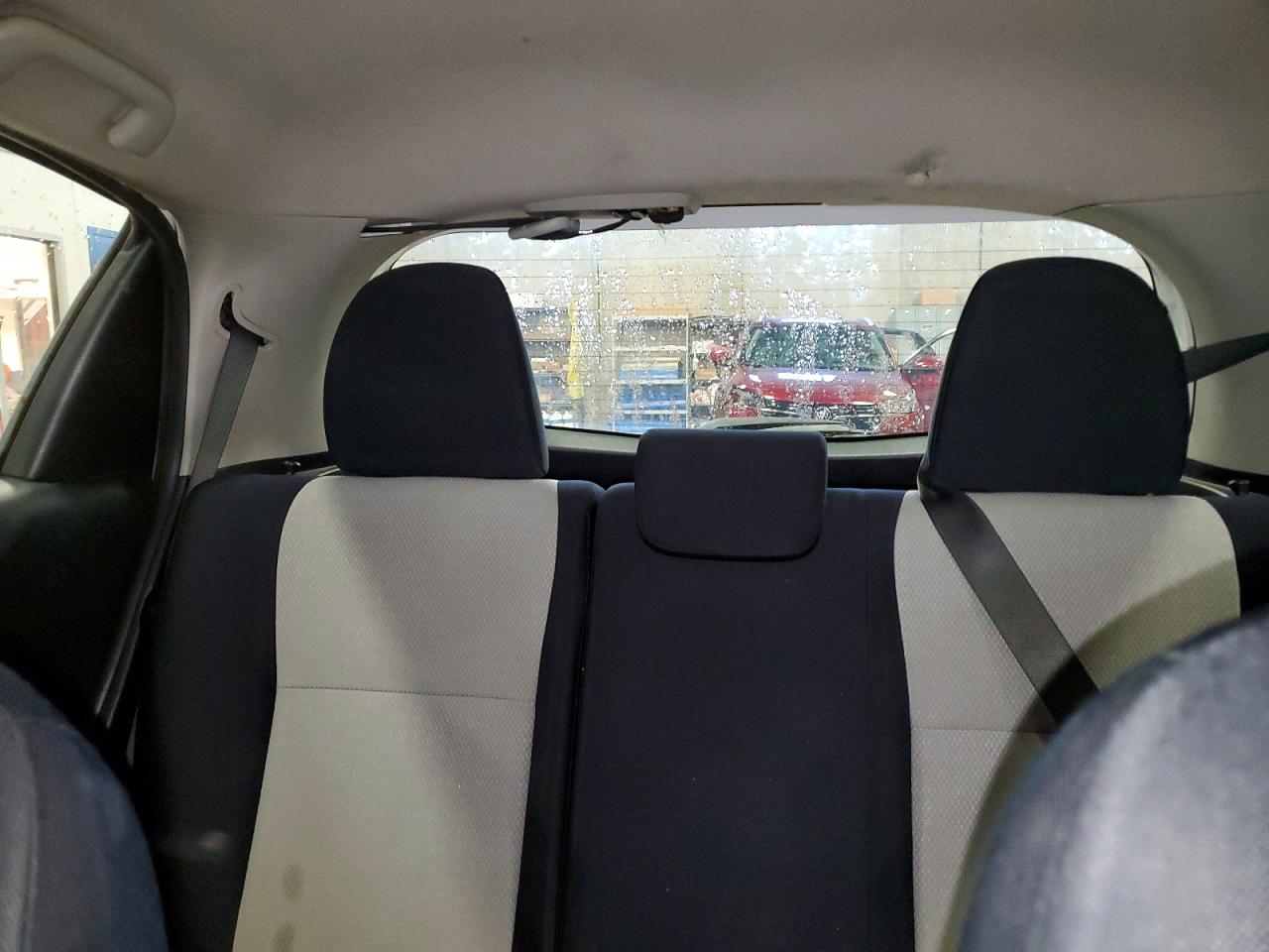2013 TOYOTA YARIS photo 10