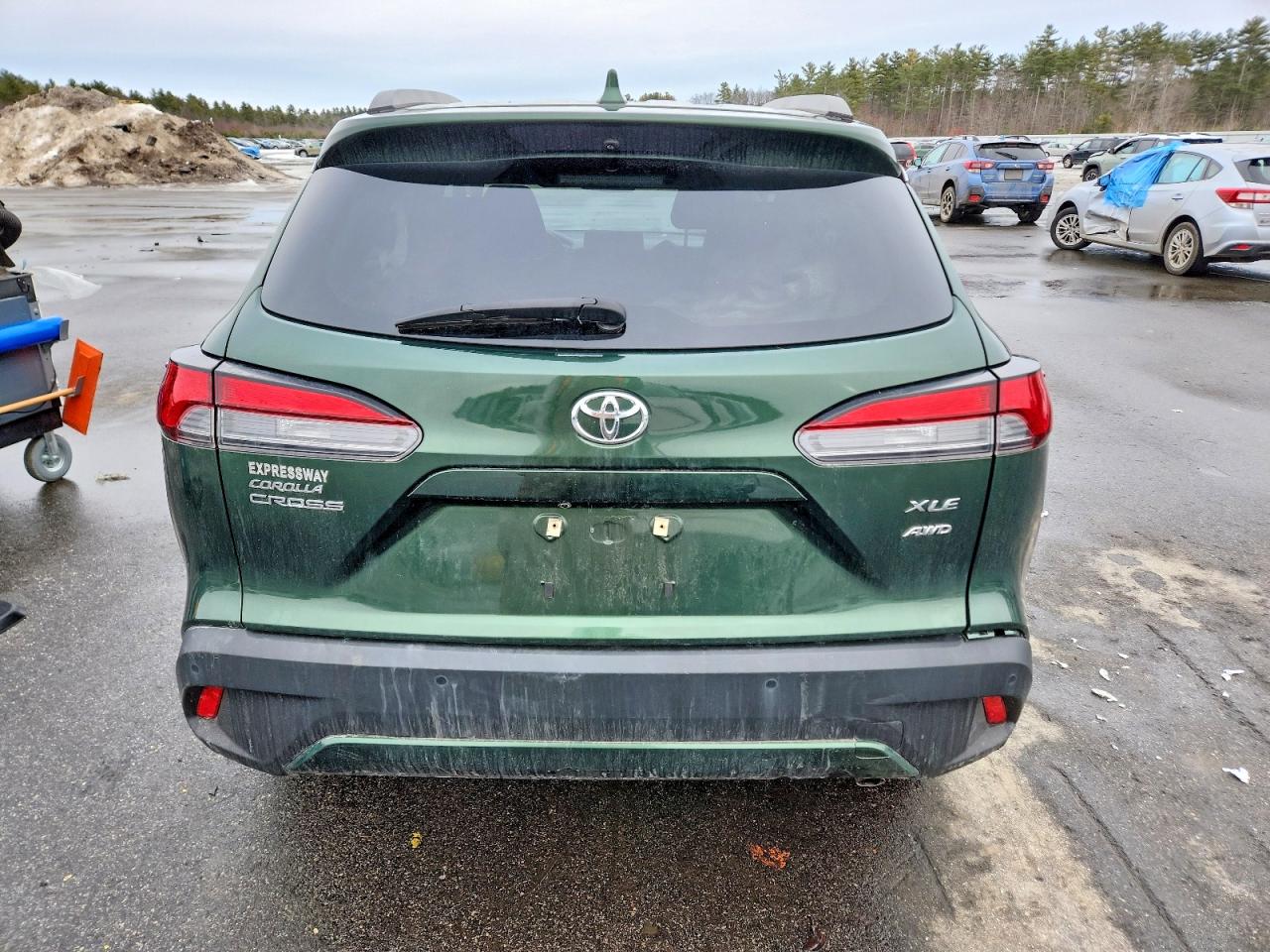 2023 TOYOTA COROLLA CROSS XLE photo 6
