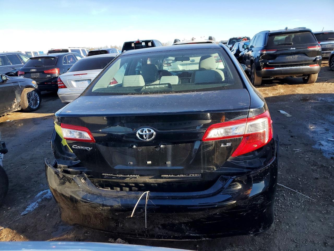 2013 TOYOTA CAMRY L photo 6