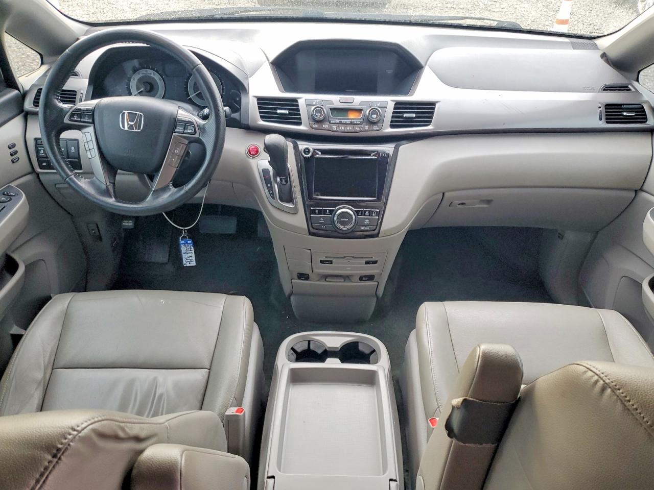 2016 HONDA ODYSSEY TOURING photo 8