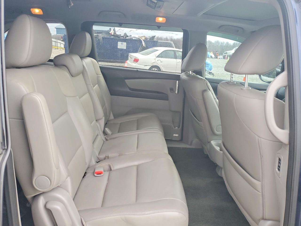 2016 HONDA ODYSSEY TOURING photo 11
