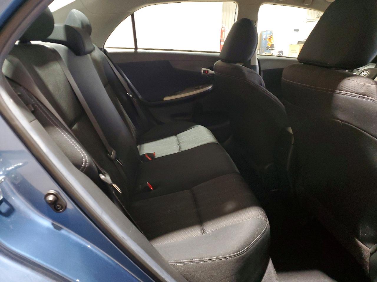 2013 TOYOTA COROLLA BASE photo 19