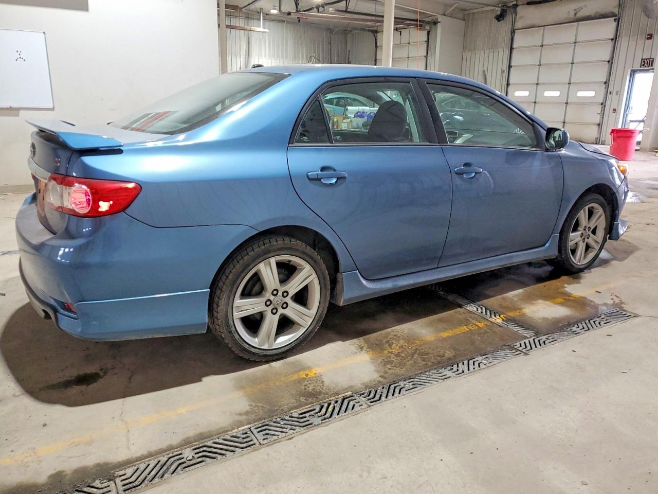 2013 TOYOTA COROLLA BASE photo 5