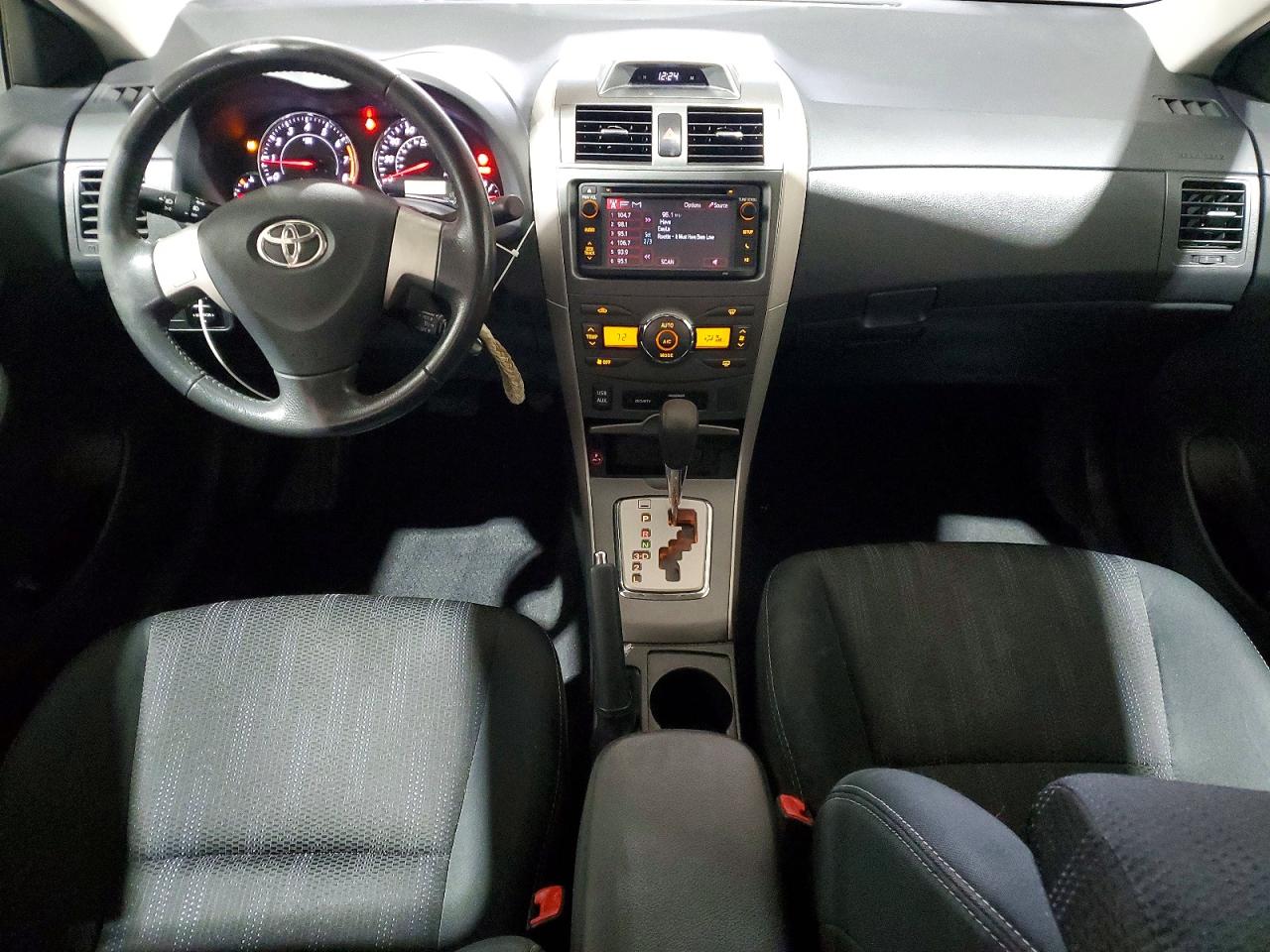 2013 TOYOTA COROLLA BASE photo 15
