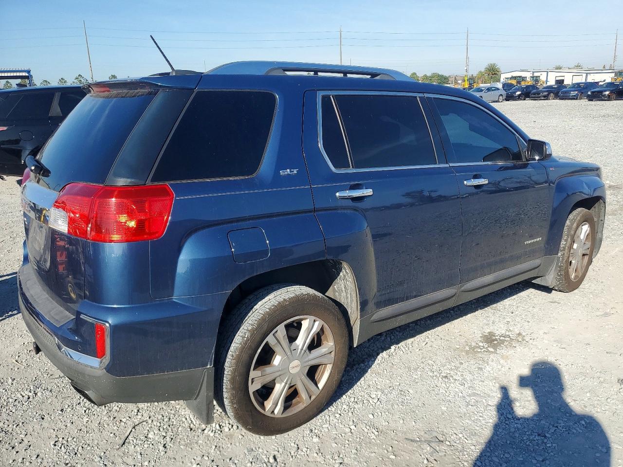 2017 GMC TERRAIN SLT photo 5
