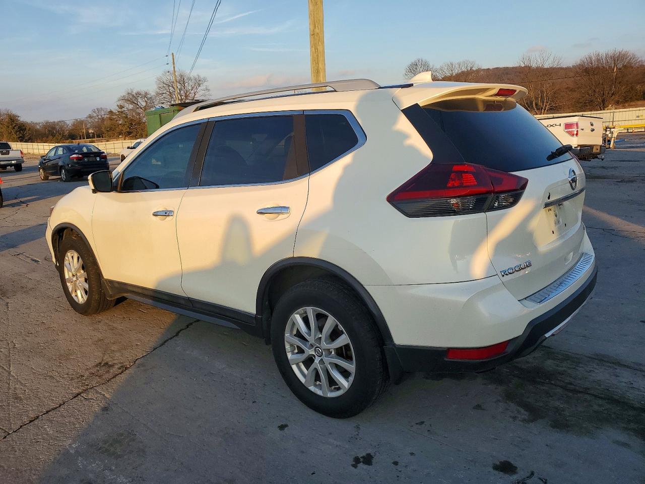 2018 NISSAN ROGUE S photo 2