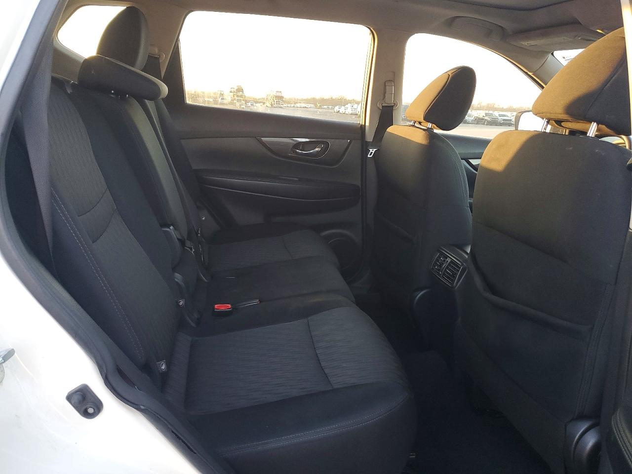 2018 NISSAN ROGUE S photo 10