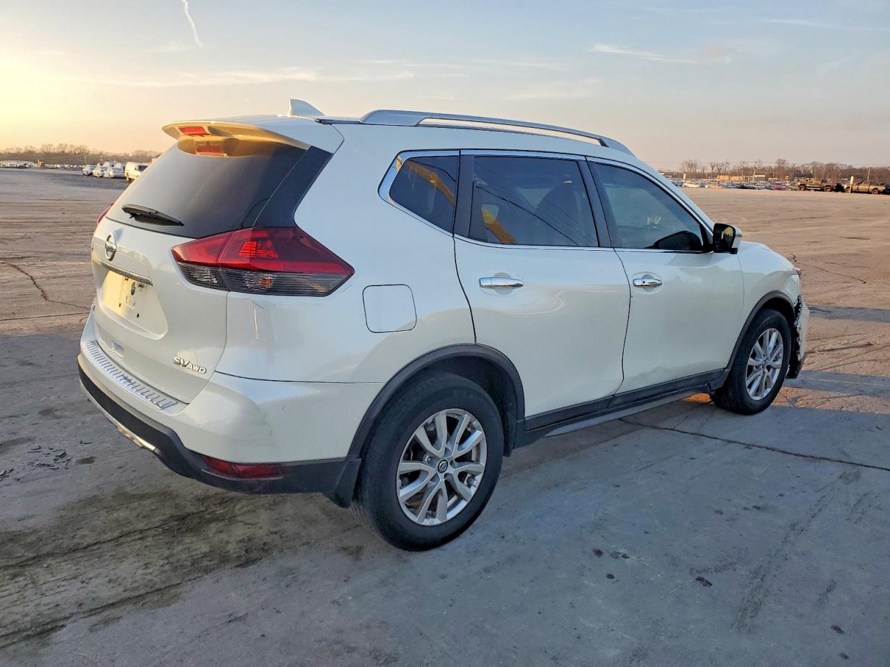 2018 NISSAN ROGUE S photo 3