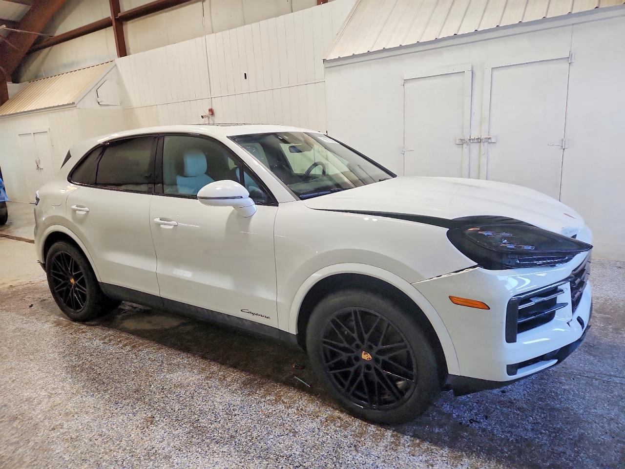 2024 PORSCHE CAYENNE photo 7