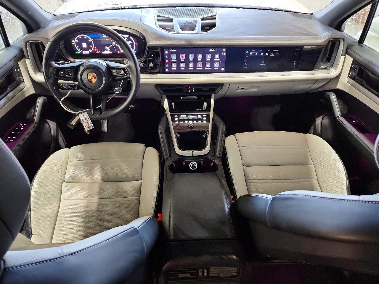2024 PORSCHE CAYENNE photo 15