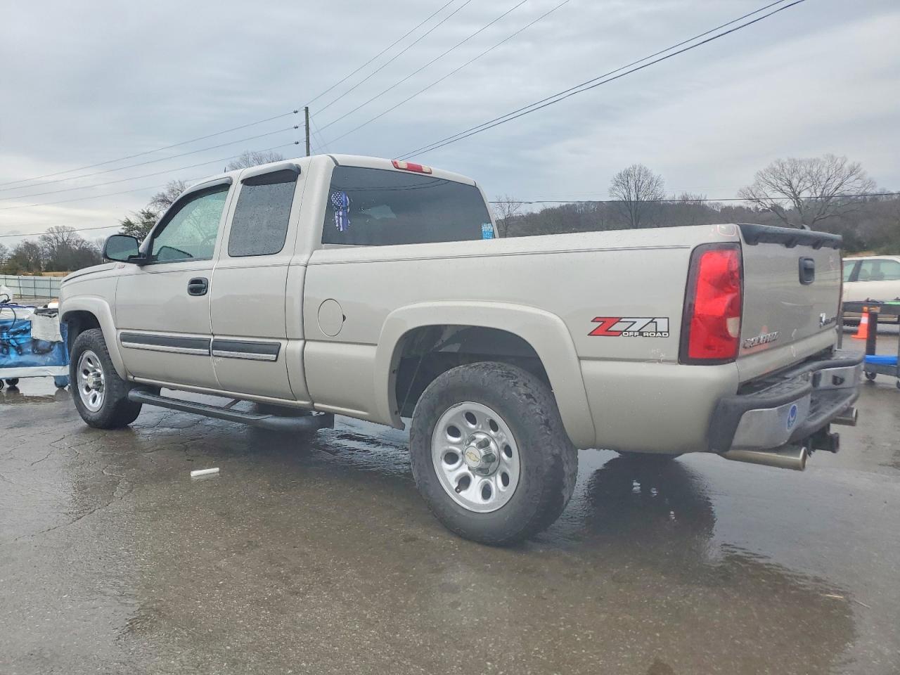 2004 CHEVROLET SILVERADO K1500 photo 3