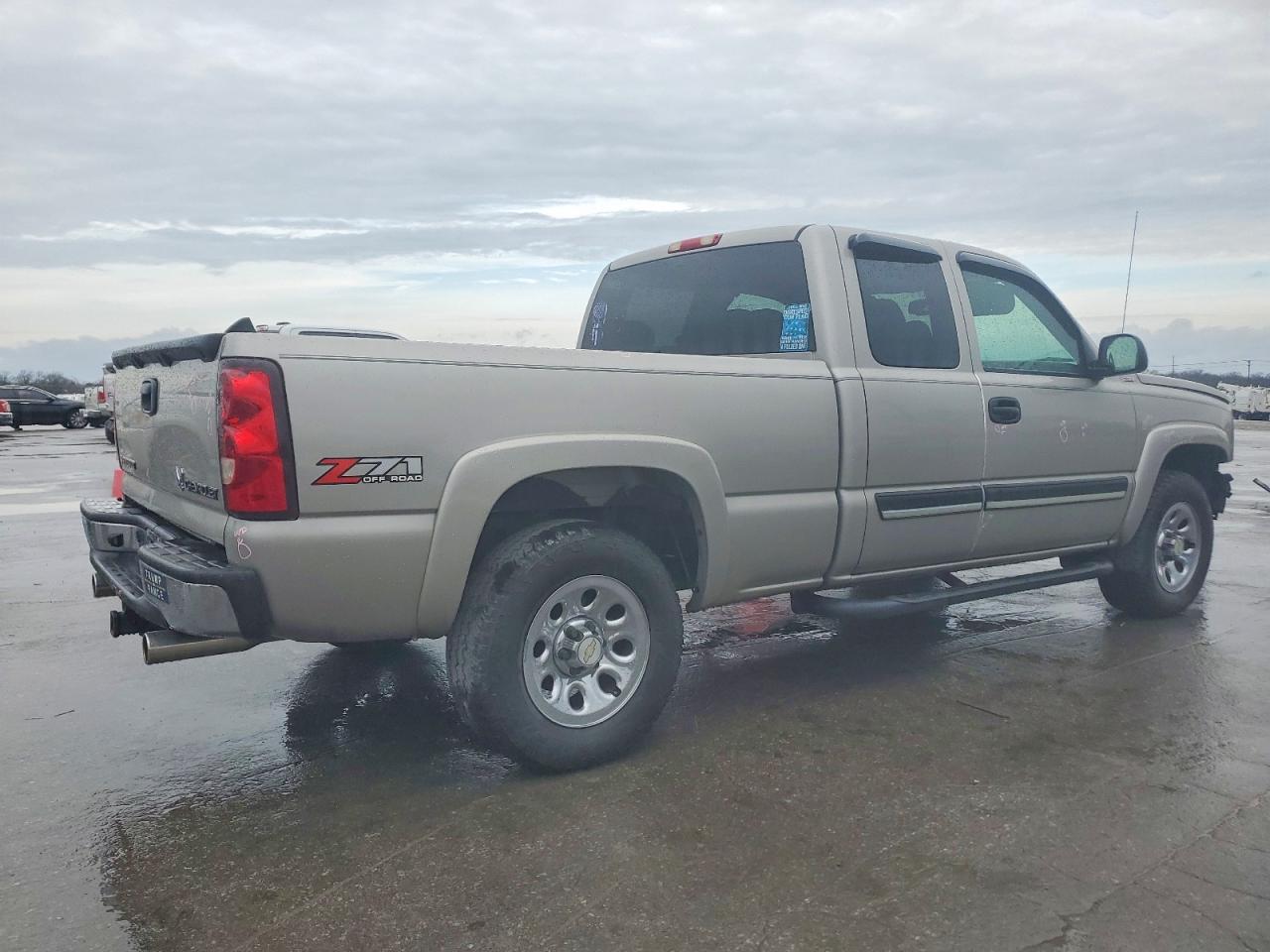 2004 CHEVROLET SILVERADO K1500 photo 5
