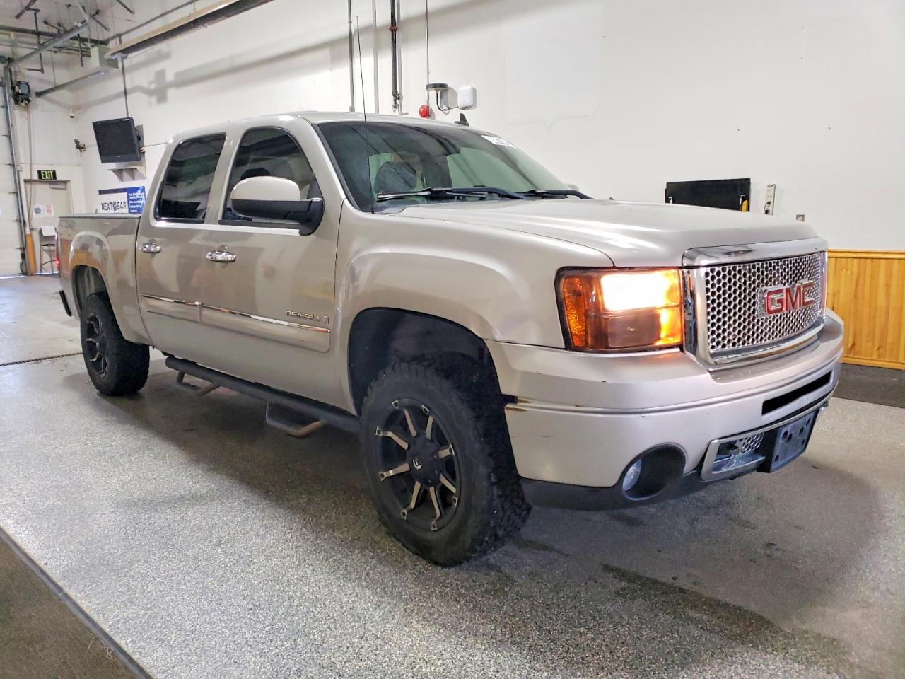 2007 GMC NEW SIERRA DENALI photo 4