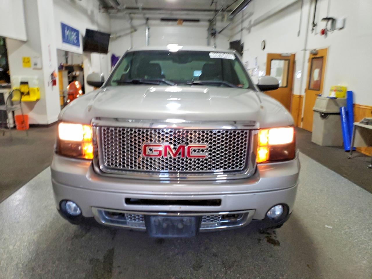 2007 GMC NEW SIERRA DENALI photo 5