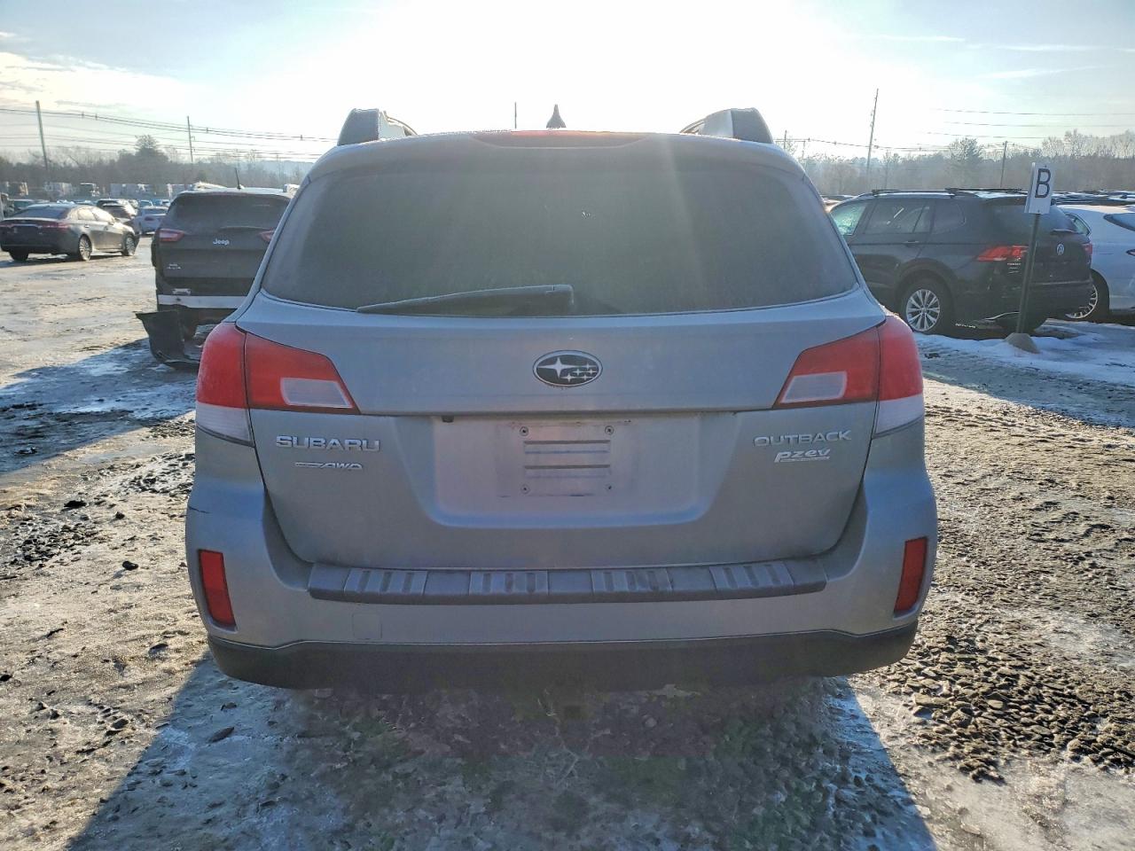 2011 SUBARU OUTBACK 2.5I LIMITED photo 6