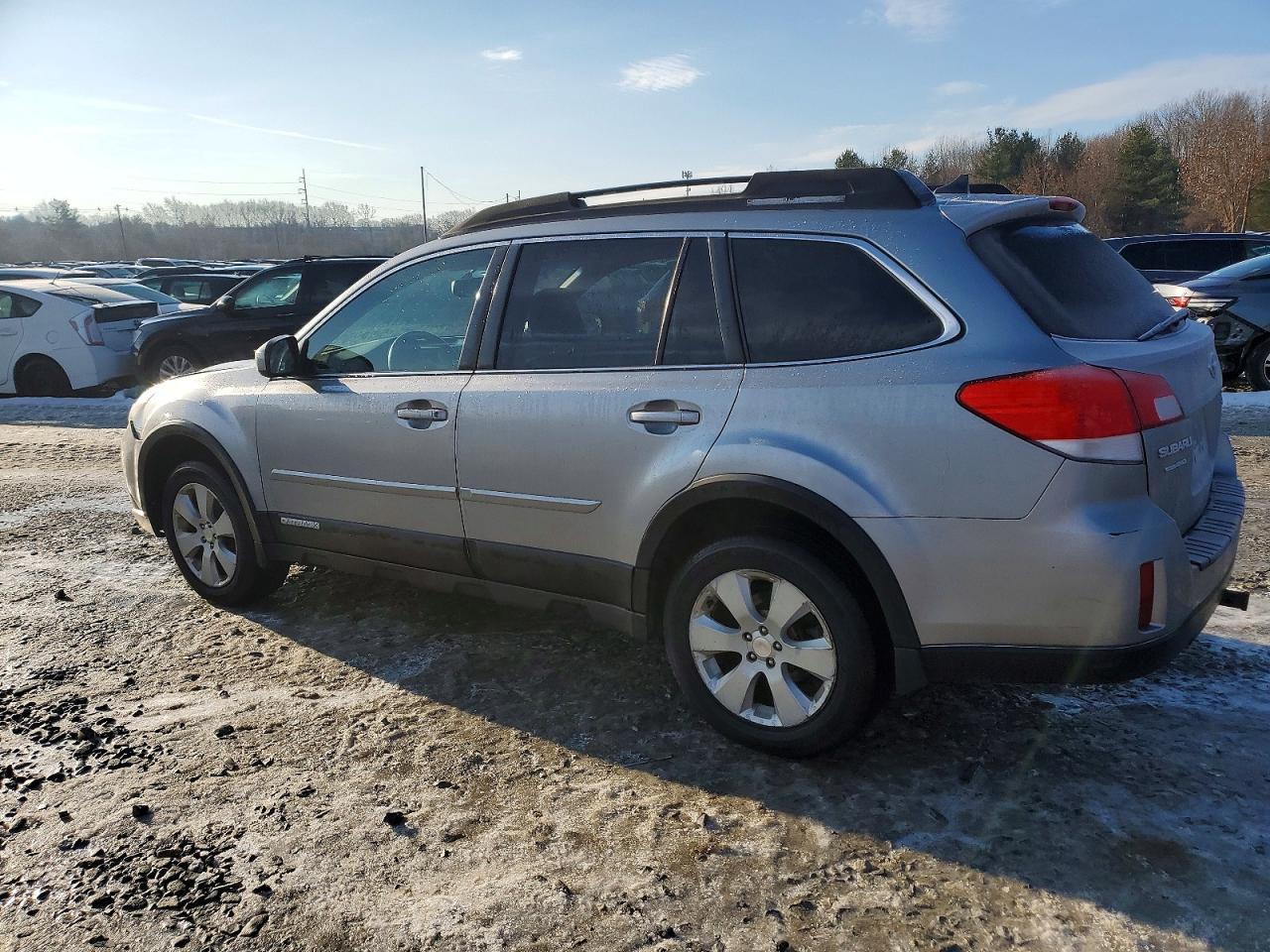 2011 SUBARU OUTBACK 2.5I LIMITED photo 2