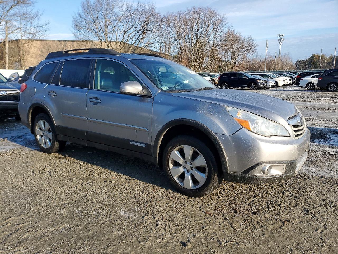 2011 SUBARU OUTBACK 2.5I LIMITED photo 4