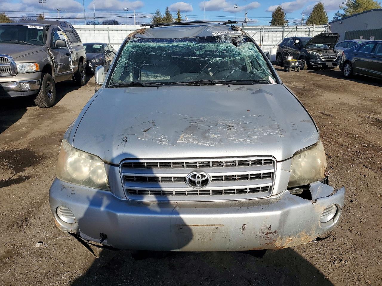 2003 TOYOTA HIGHLANDER LIMITED photo 5