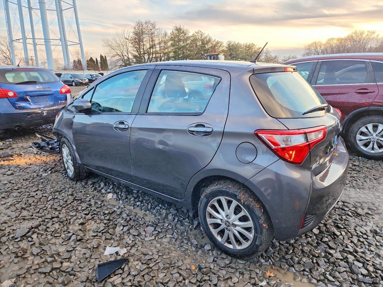 2018 TOYOTA YARIS L photo 3