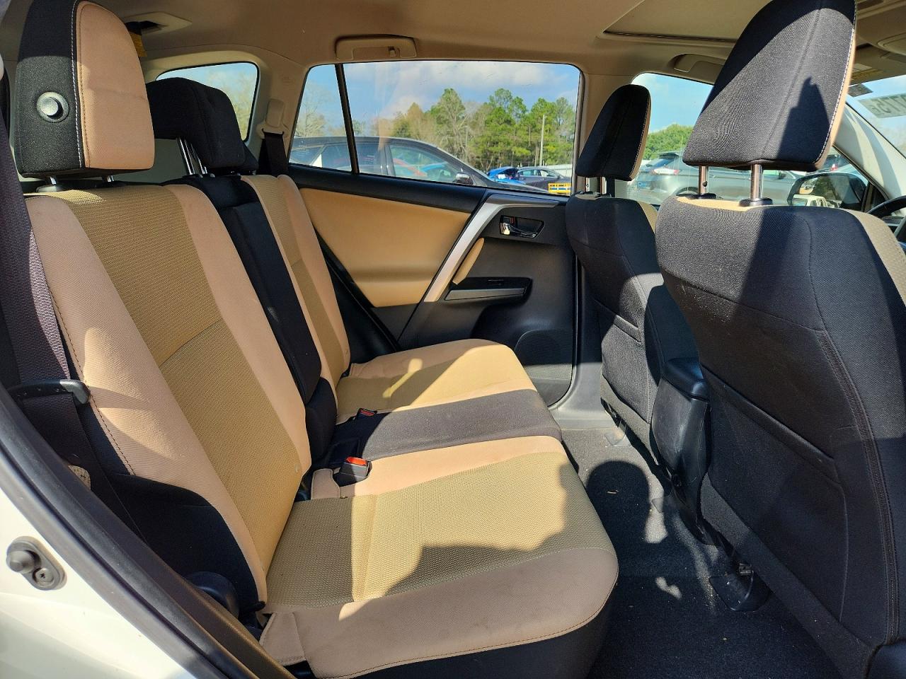2016 TOYOTA RAV4 XLE photo 11