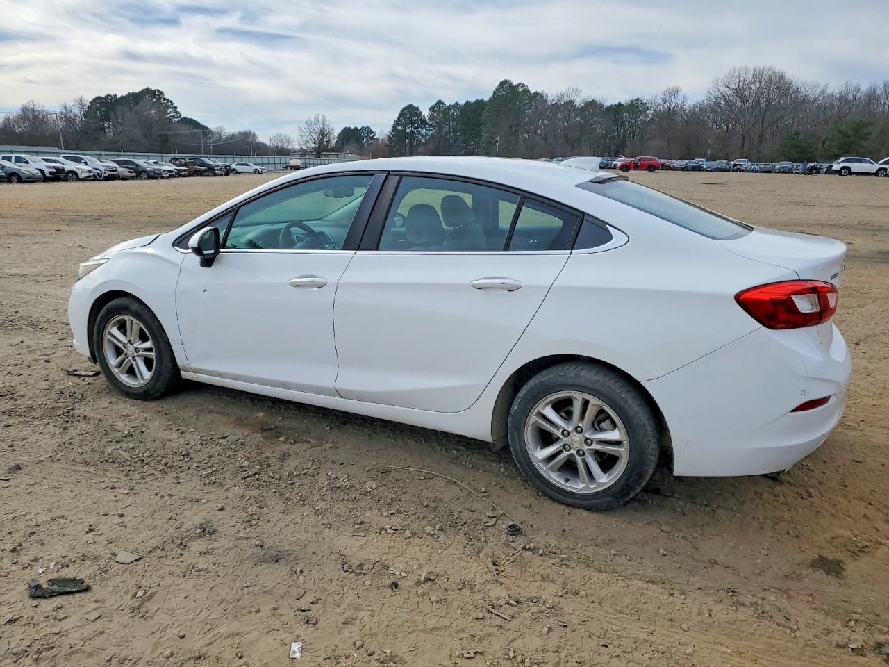 2017 CHEVROLET CRUZE LT photo 2