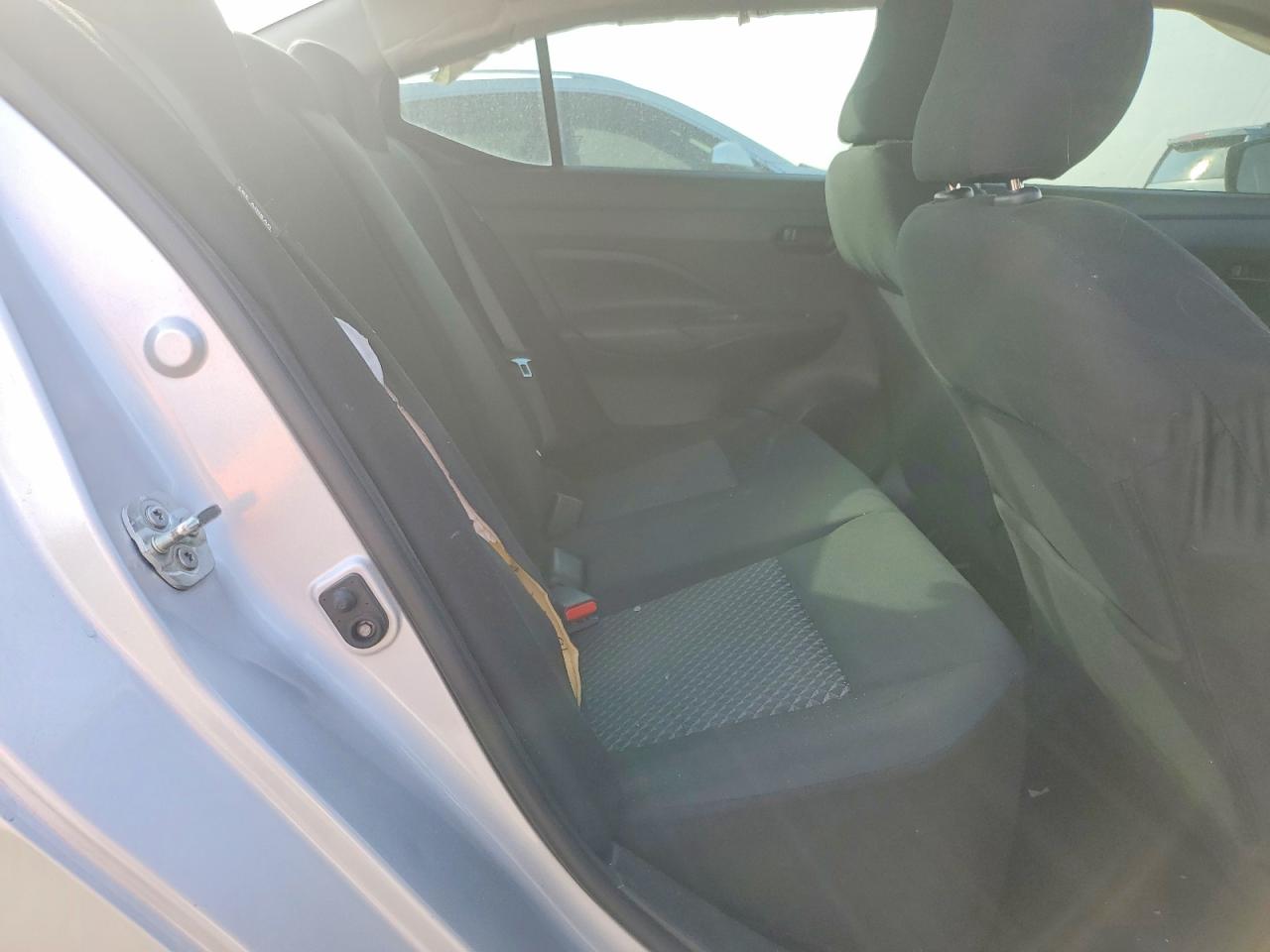 2020 NISSAN VERSA S photo 10