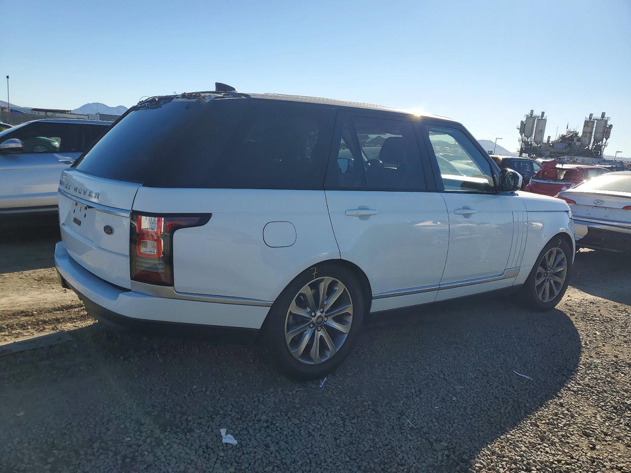 2017 LAND ROVER RANGE ROVER photo 3