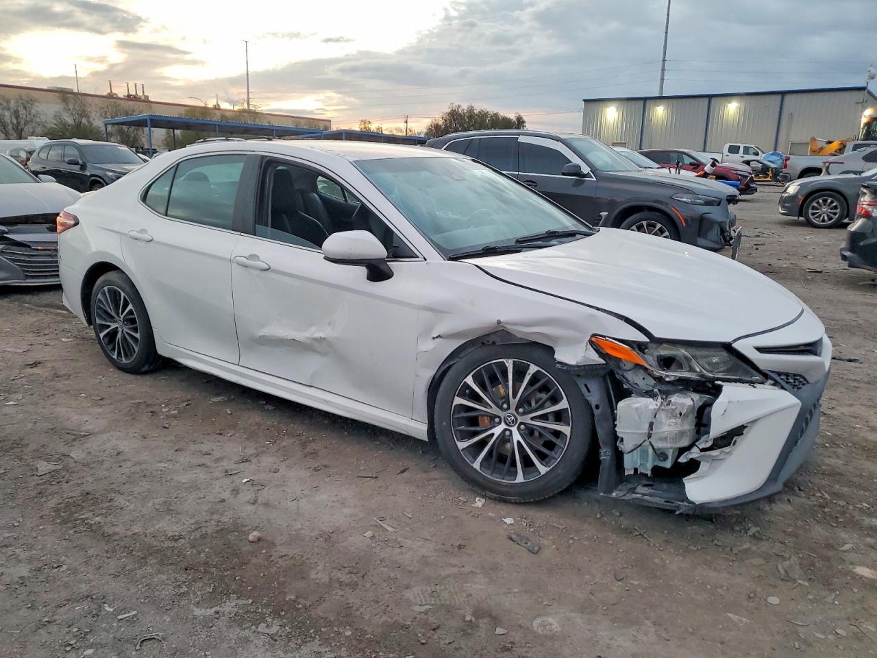 2018 TOYOTA CAMRY L photo 4
