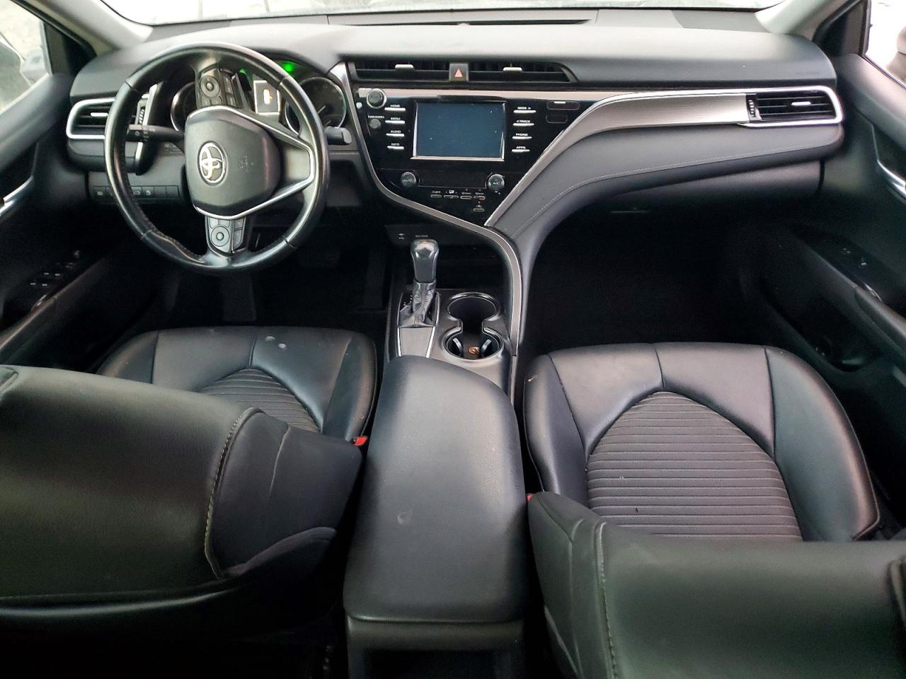 2018 TOYOTA CAMRY L photo 8