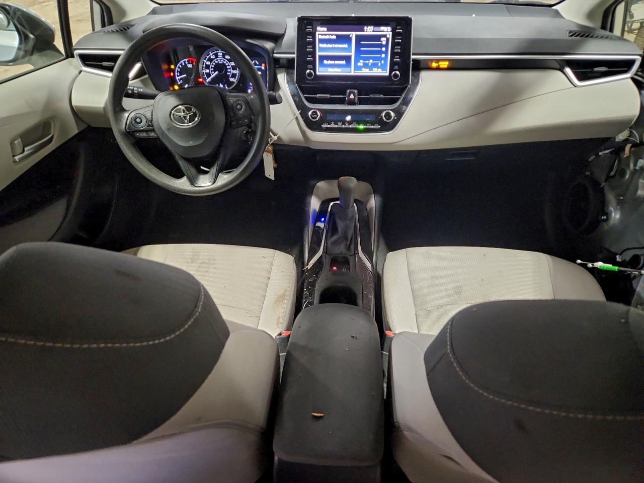 2020 TOYOTA COROLLA LE photo 8