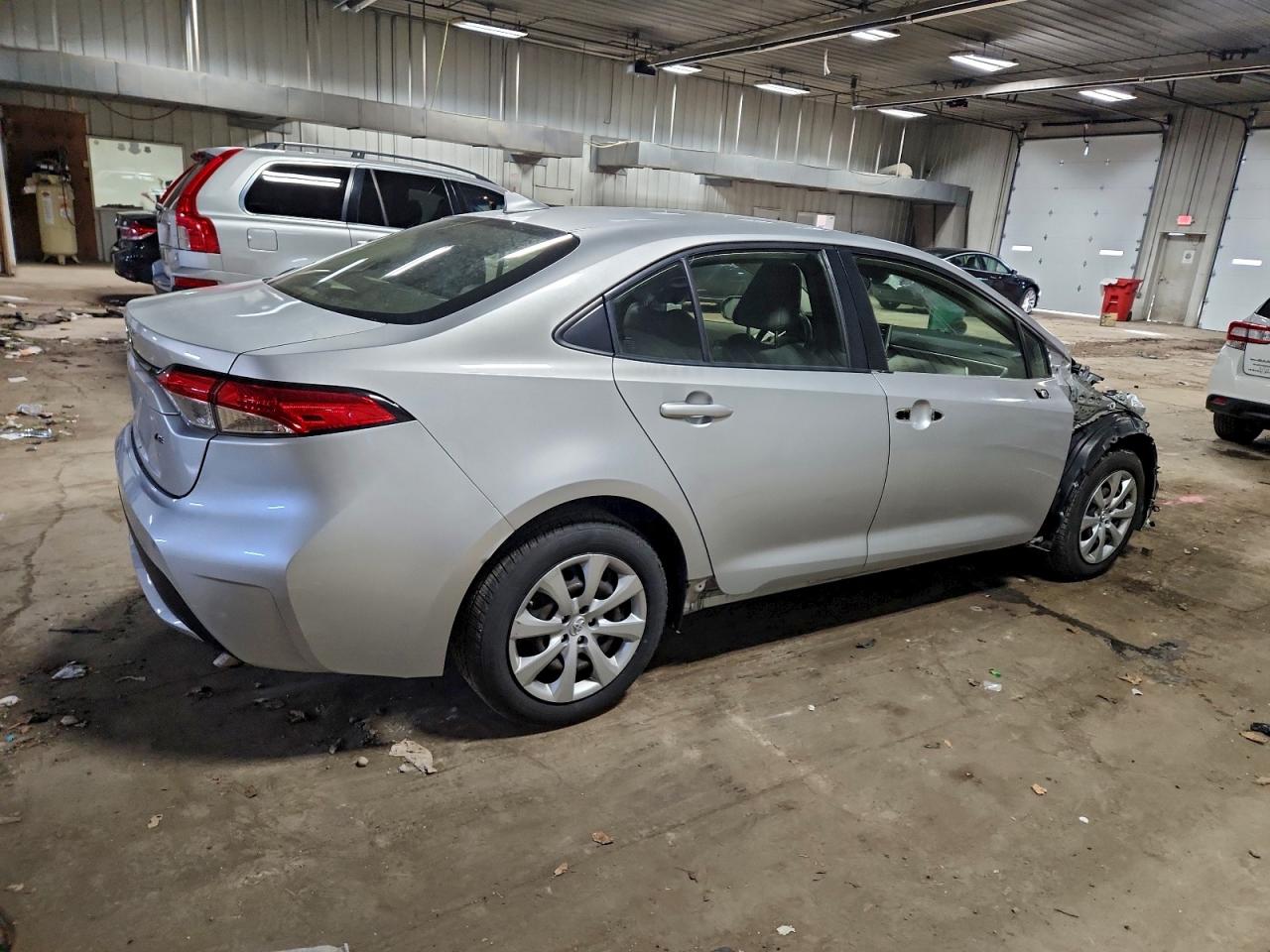 2020 TOYOTA COROLLA LE photo 3