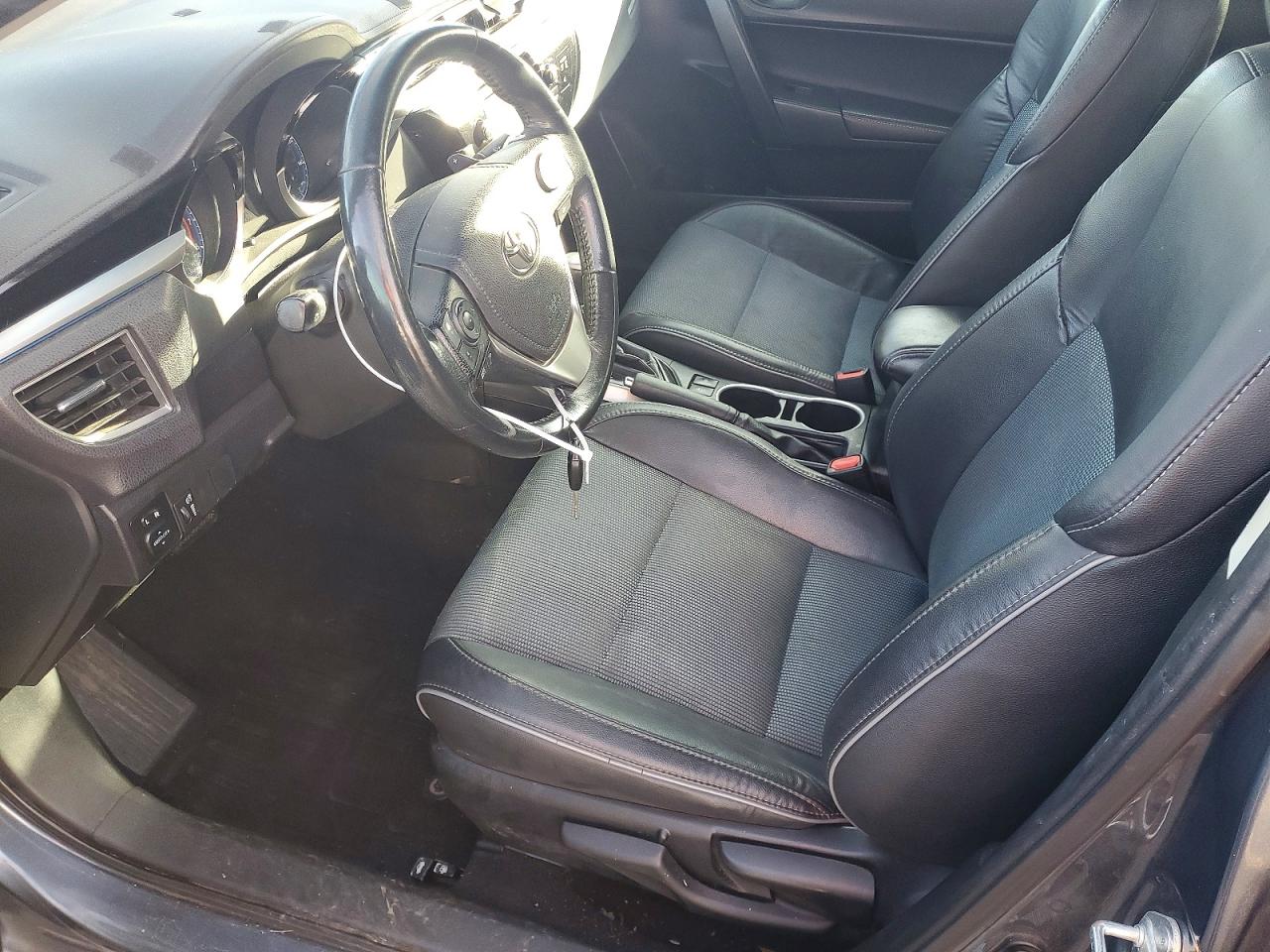 2015 TOYOTA COROLLA L photo 7