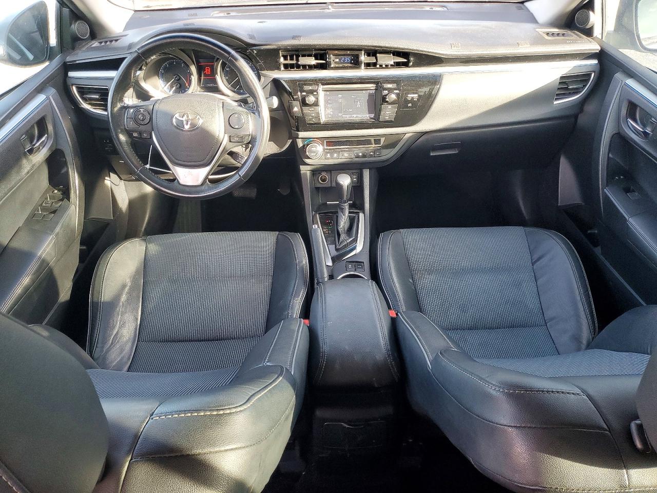 2015 TOYOTA COROLLA L photo 8