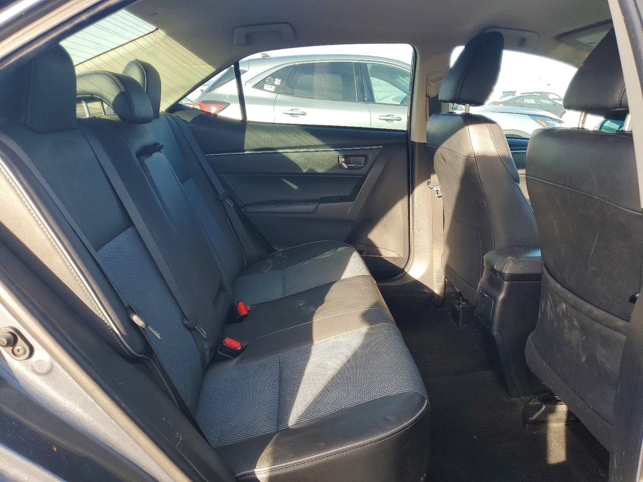 2015 TOYOTA COROLLA L photo 10