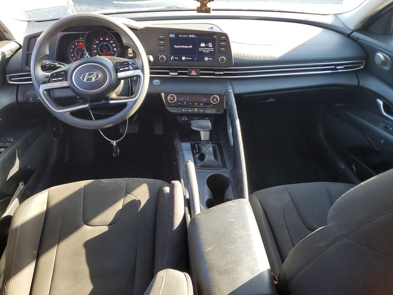 2022 HYUNDAI ELANTRA SEL photo 8