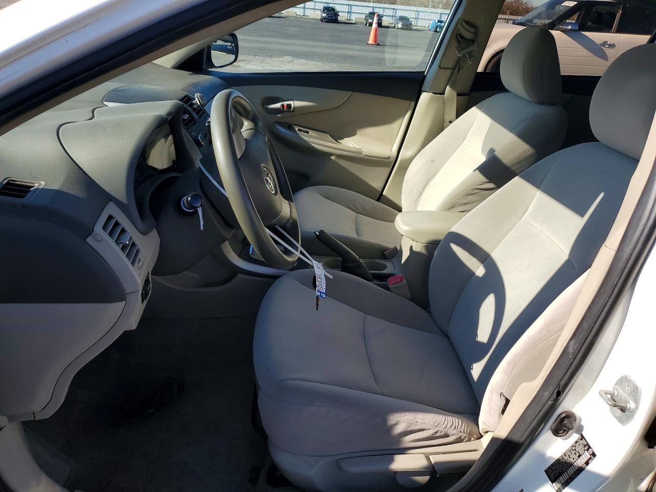 2010 TOYOTA COROLLA BASE photo 7