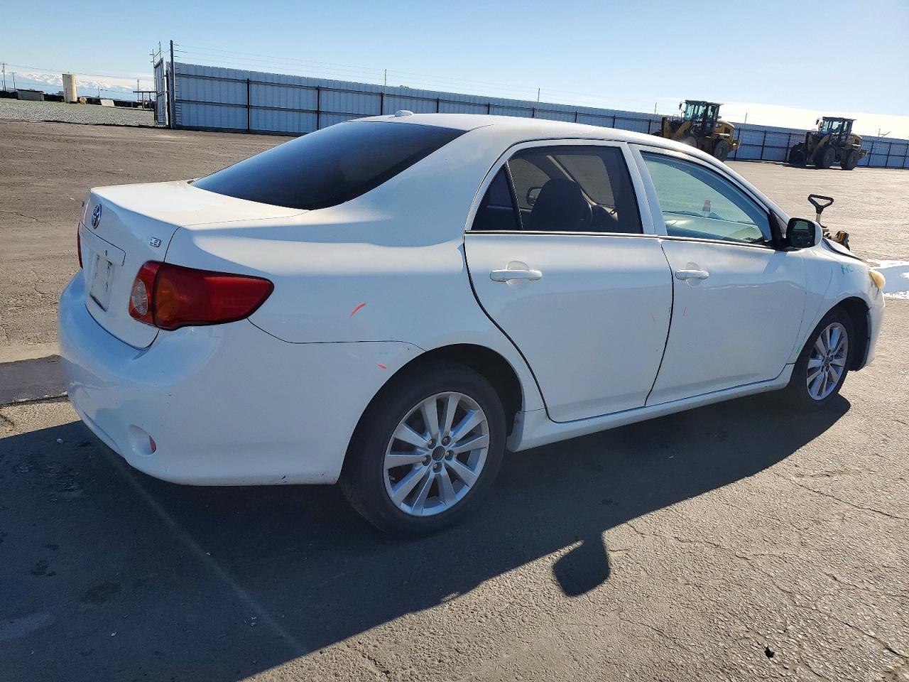2010 TOYOTA COROLLA BASE photo 3