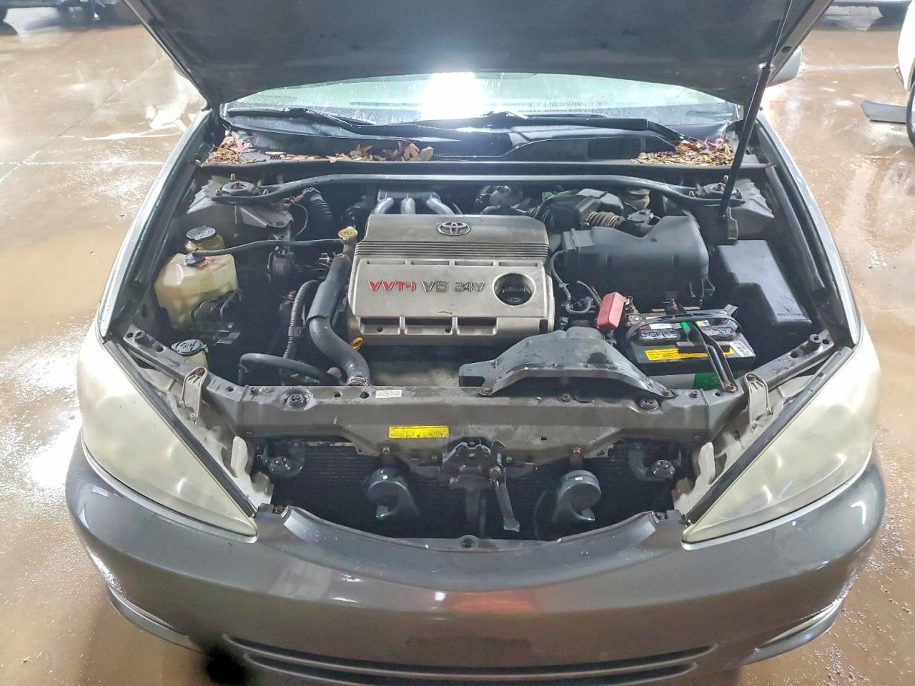 2004 TOYOTA CAMRY XLE V6 photo 11