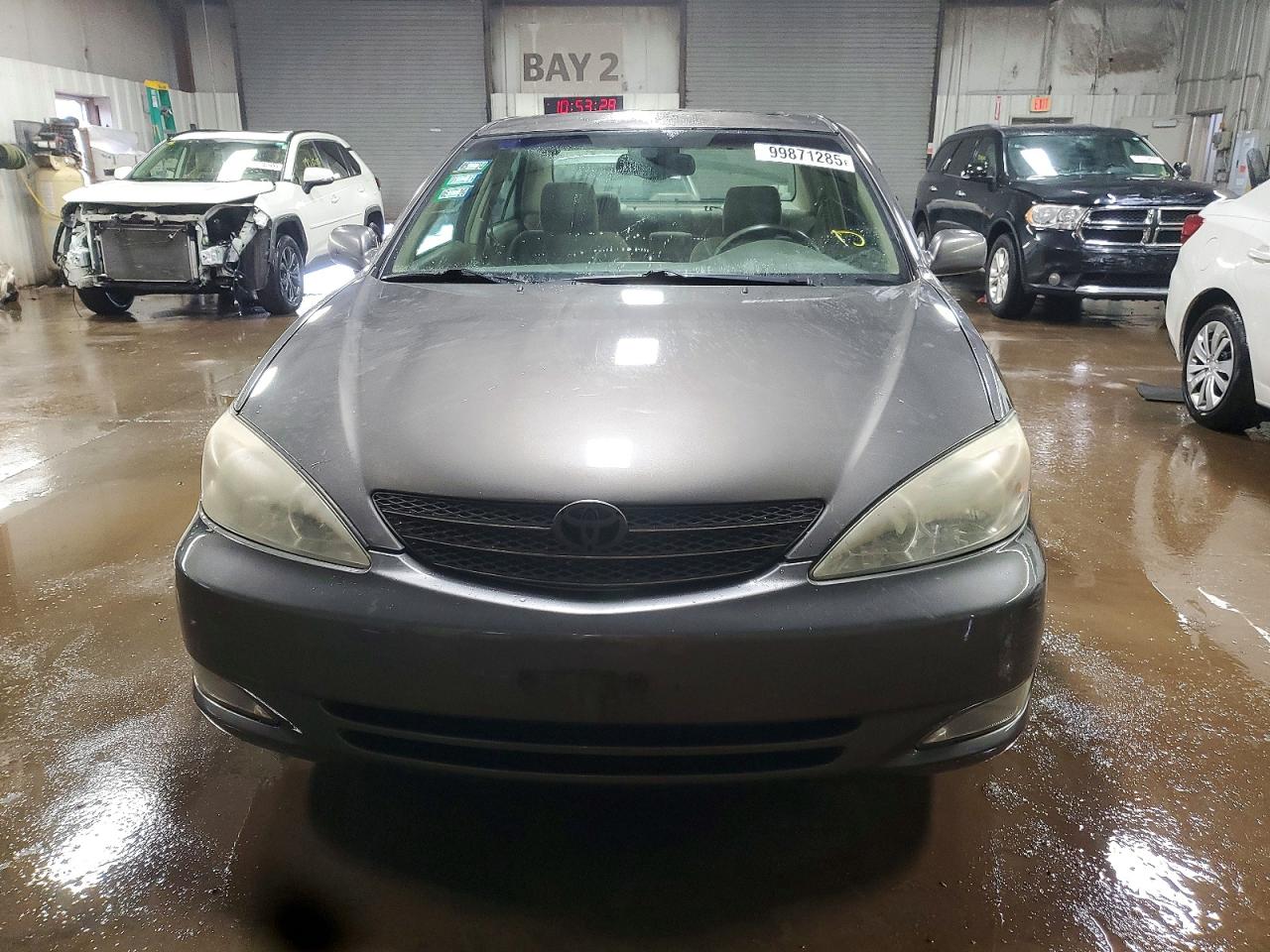 2004 TOYOTA CAMRY XLE V6 photo 5