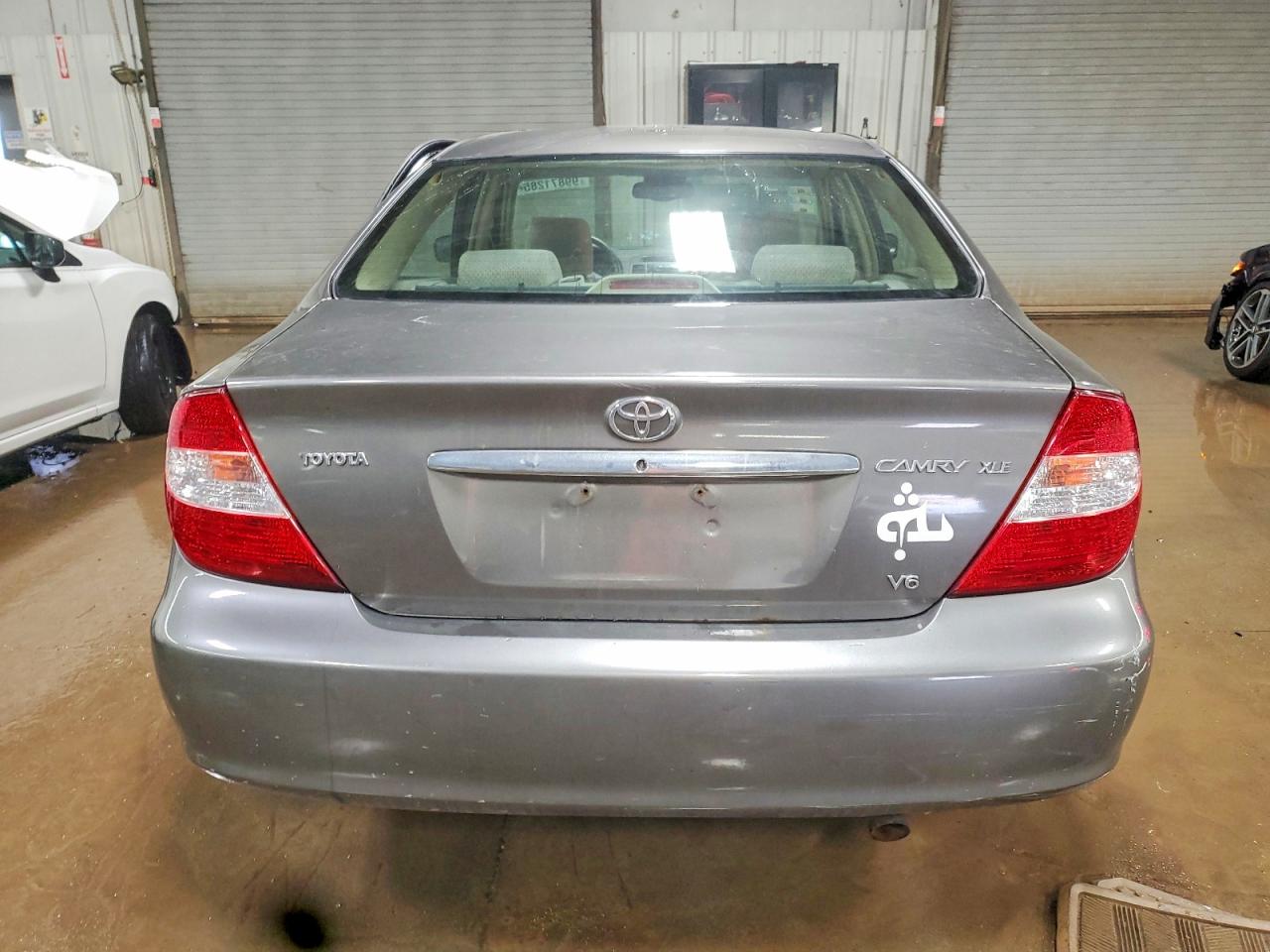2004 TOYOTA CAMRY XLE V6 photo 6