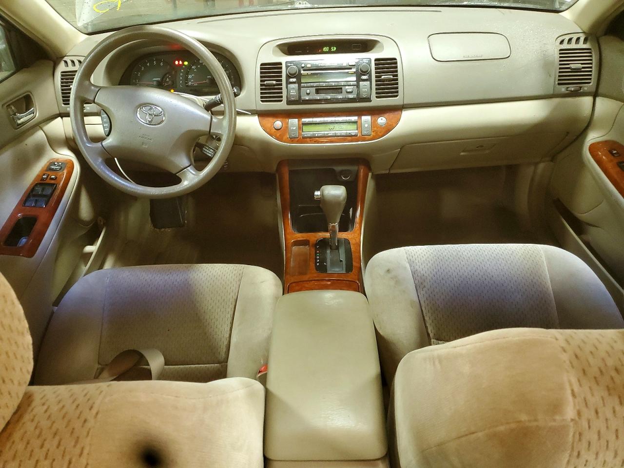 2004 TOYOTA CAMRY XLE V6 photo 8